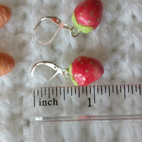 Carrot and Strawberry Stitch Markers Progress Keepers Crochet Knitting Leverback - Picture 7 of 9